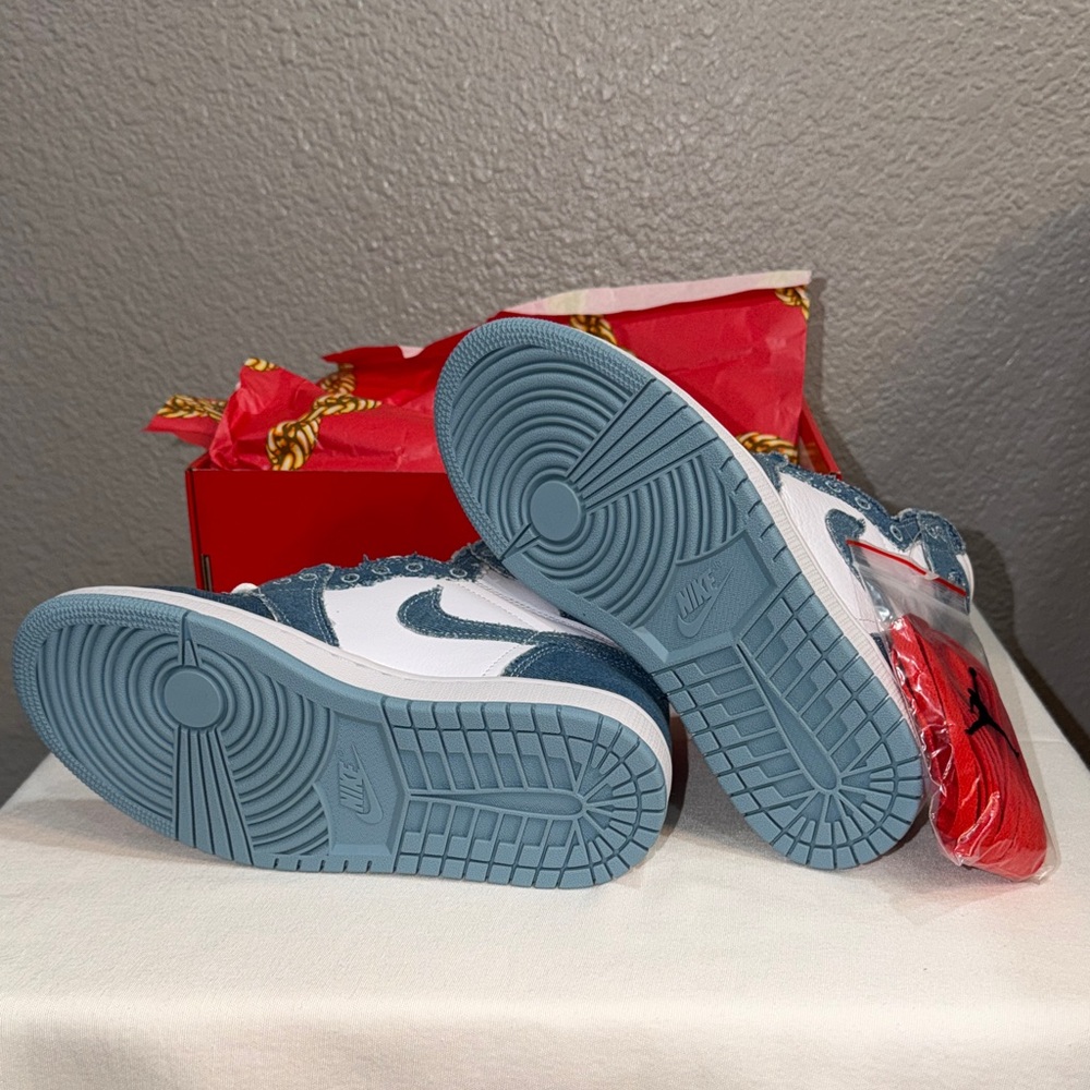 Nike Red and Gold Chain Design Sneakers - Picture 4 of 6